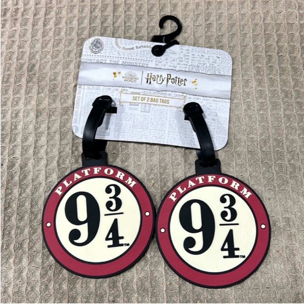 NWT Harry Potter Platform 9 3/4 Luggage Tags Set of 2 Wizarding World